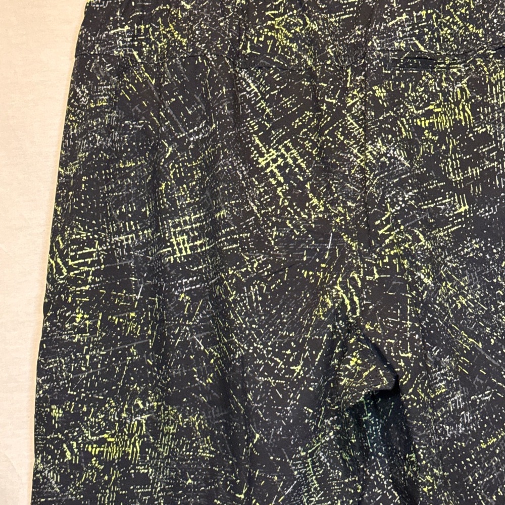 G-126 Men’s George NWT Black & Green Elastic Waist Lined Swim Trunks Size 32/34 - Picture 9 of 15
